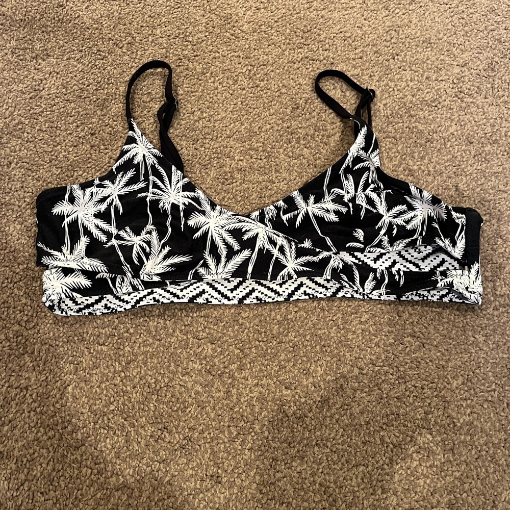 Billabong swim top